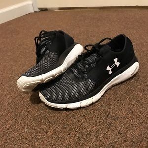 Under Armour Sneakers